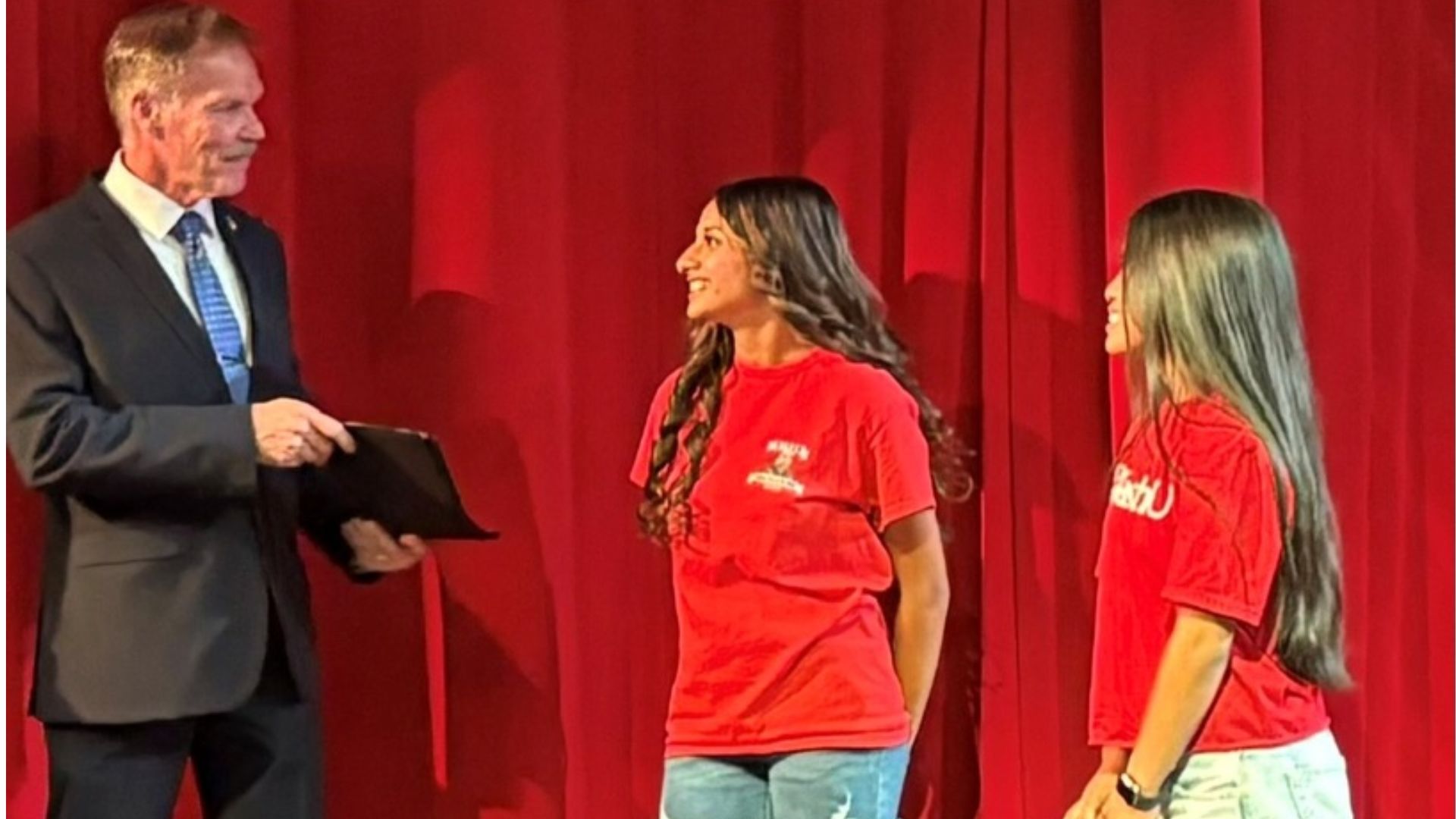 A moment of recognition at Antelope High School placed two students in the spotlight, while also carrying forward the memory of a respected California law enforcement leader.