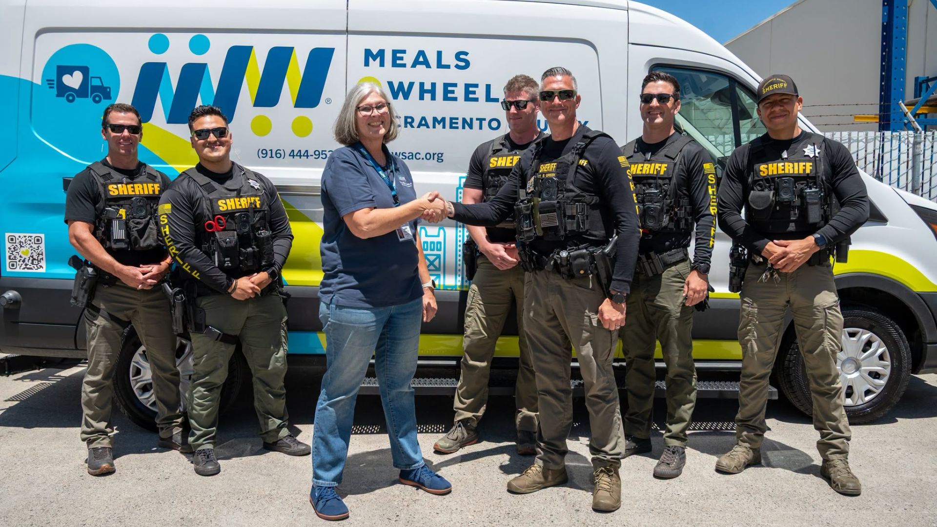 Sacramento County’s neighborhood work looked a little different this week. Instead of focusing only on patrols, calls, and enforcement, members of the Sacramento County Sheriff’s Office Central POP Team spent part of their time helping deliver meals to residents through Meals on Wheels.
