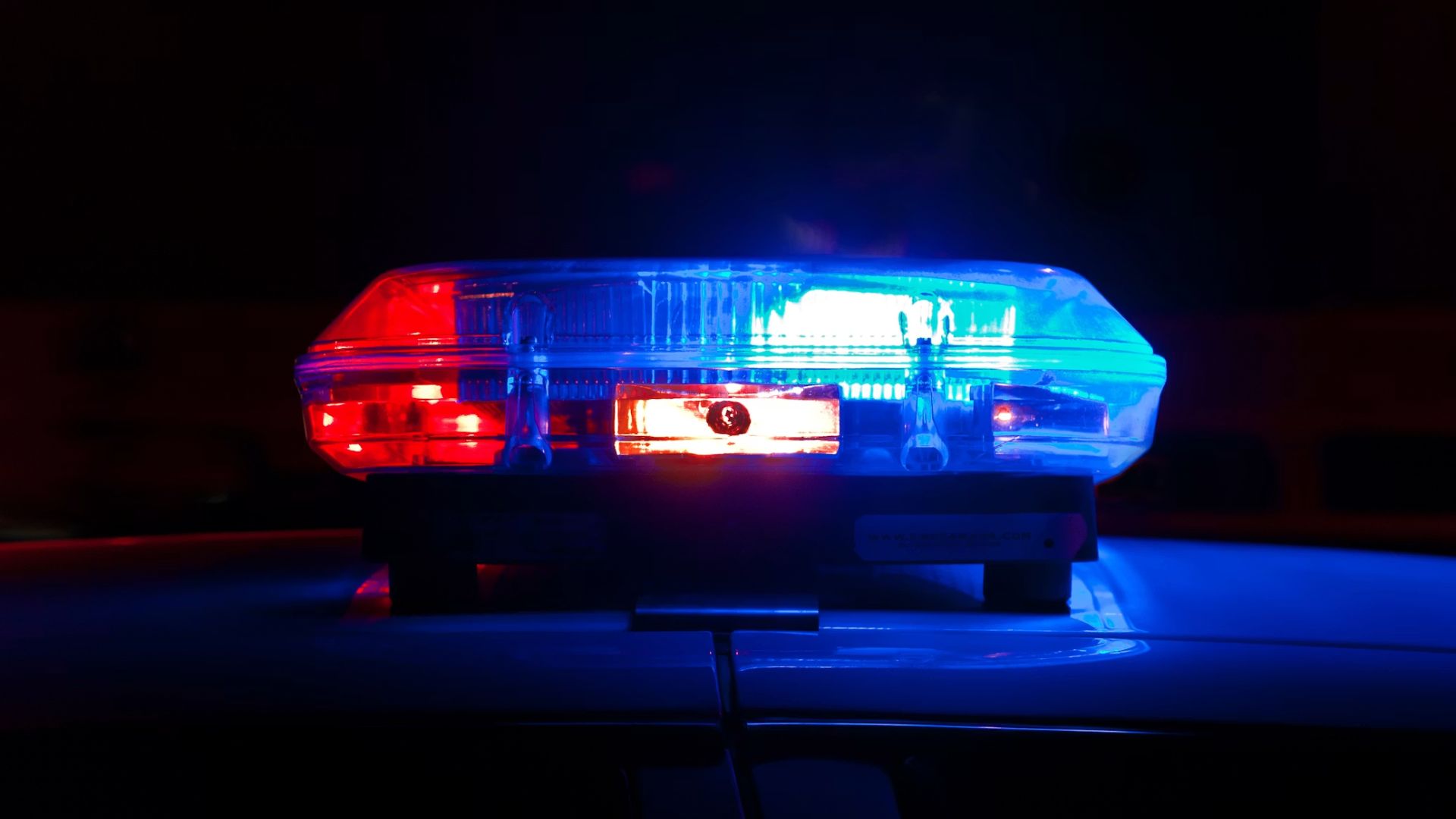 A quiet stretch of 5th Avenue became the center of a homicide investigation early Tuesday after Sacramento police found a man suffering from at least one stab wound.